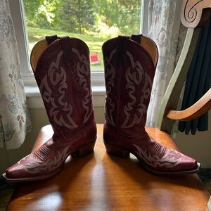 Size 6/12 Shayanne boots . Good used condition